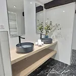 Apartment La Vue Du Clocher Parking Terrasse Vue Cathedrale