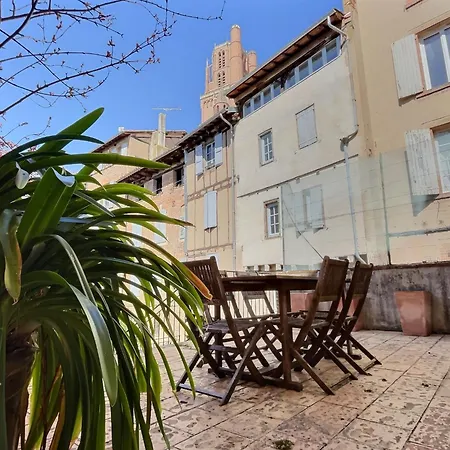 La Vue Du Clocher Parking Terrasse Vue Cathedrale